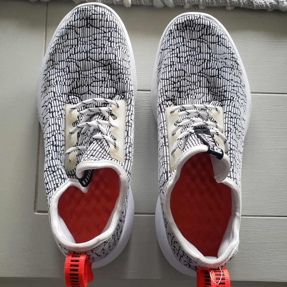 New balance shoes